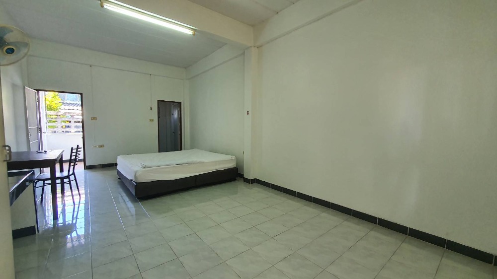 For SaleHotel&Apartment BusinessSriracha Laem Chabang Ban Bueng : Apartment for sale, 2+ rai, 40 rooms, Soi Thesaban 7/3, Bang Phra, Sriracha, Chonburi, cheap price