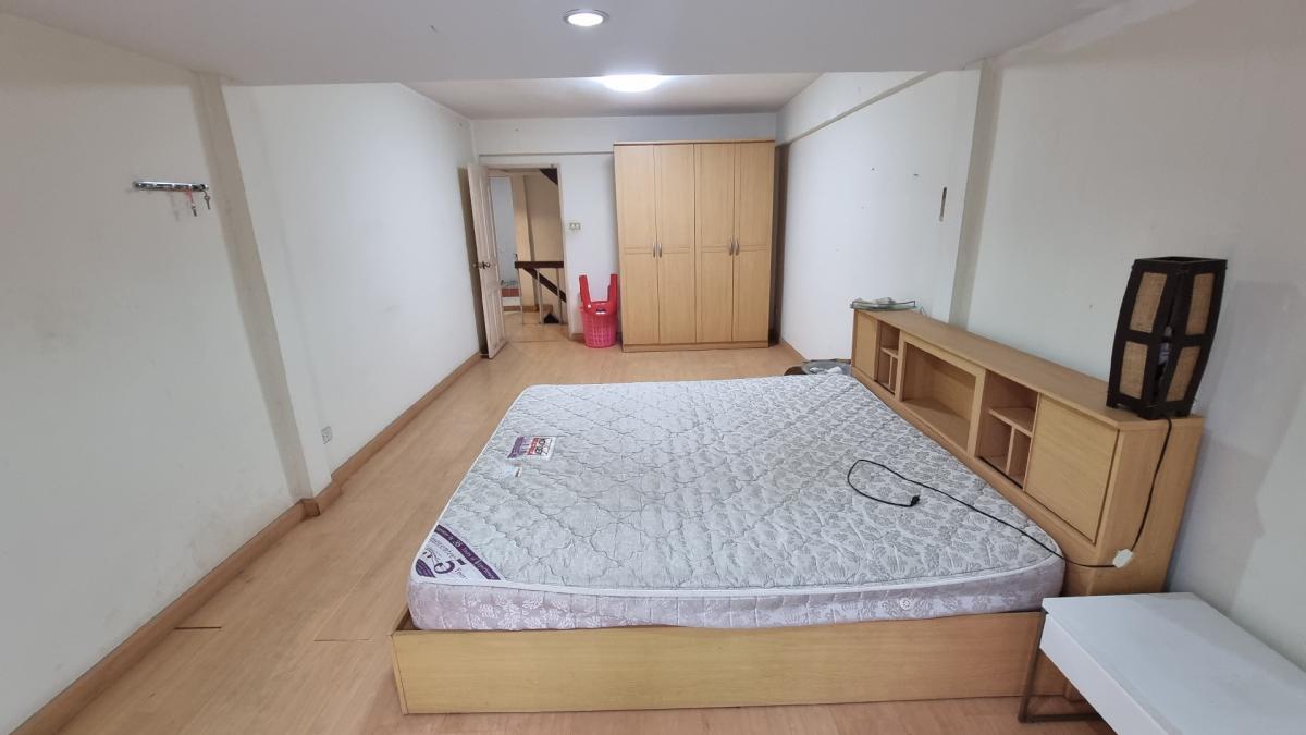 For SaleTownhomeSukhumvit, Asoke, Thonglor : Phrom Phong Townhouse for sale, 28 square wah, 4 bedrooms, 3 bathrooms, good condition