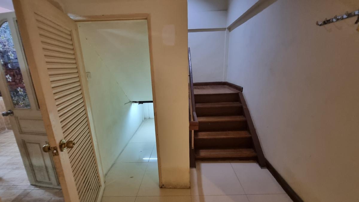 For SaleTownhomeSukhumvit, Asoke, Thonglor : Phrom Phong Townhouse for sale, 28 square wah, 4 bedrooms, 3 bathrooms, good condition