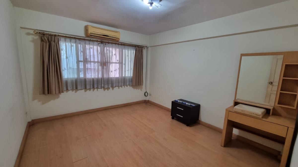 For SaleTownhomeSukhumvit, Asoke, Thonglor : Phrom Phong Townhouse for sale, 28 square wah, 4 bedrooms, 3 bathrooms, good condition