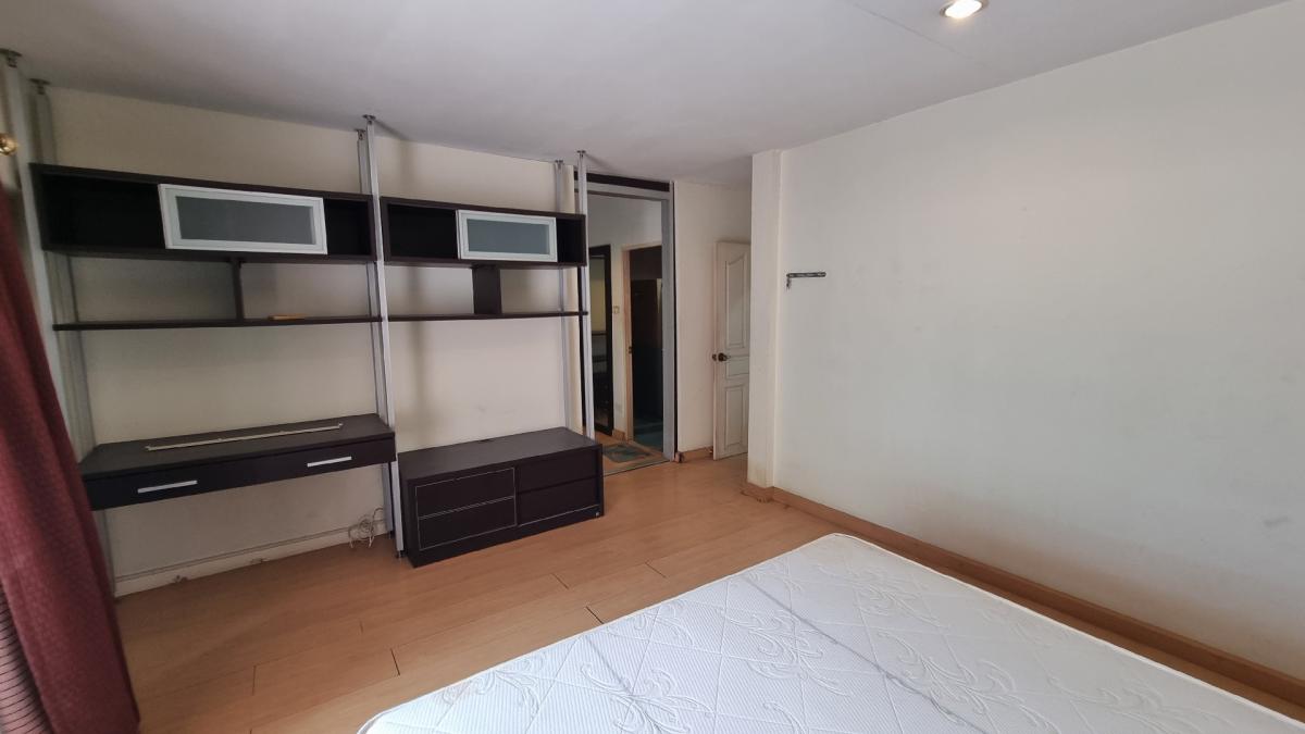 For SaleTownhomeSukhumvit, Asoke, Thonglor : Phrom Phong Townhouse for sale, 28 square wah, 4 bedrooms, 3 bathrooms, good condition