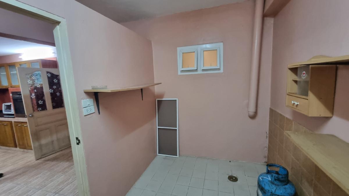 For SaleTownhomeSukhumvit, Asoke, Thonglor : Phrom Phong Townhouse for sale, 28 square wah, 4 bedrooms, 3 bathrooms, good condition