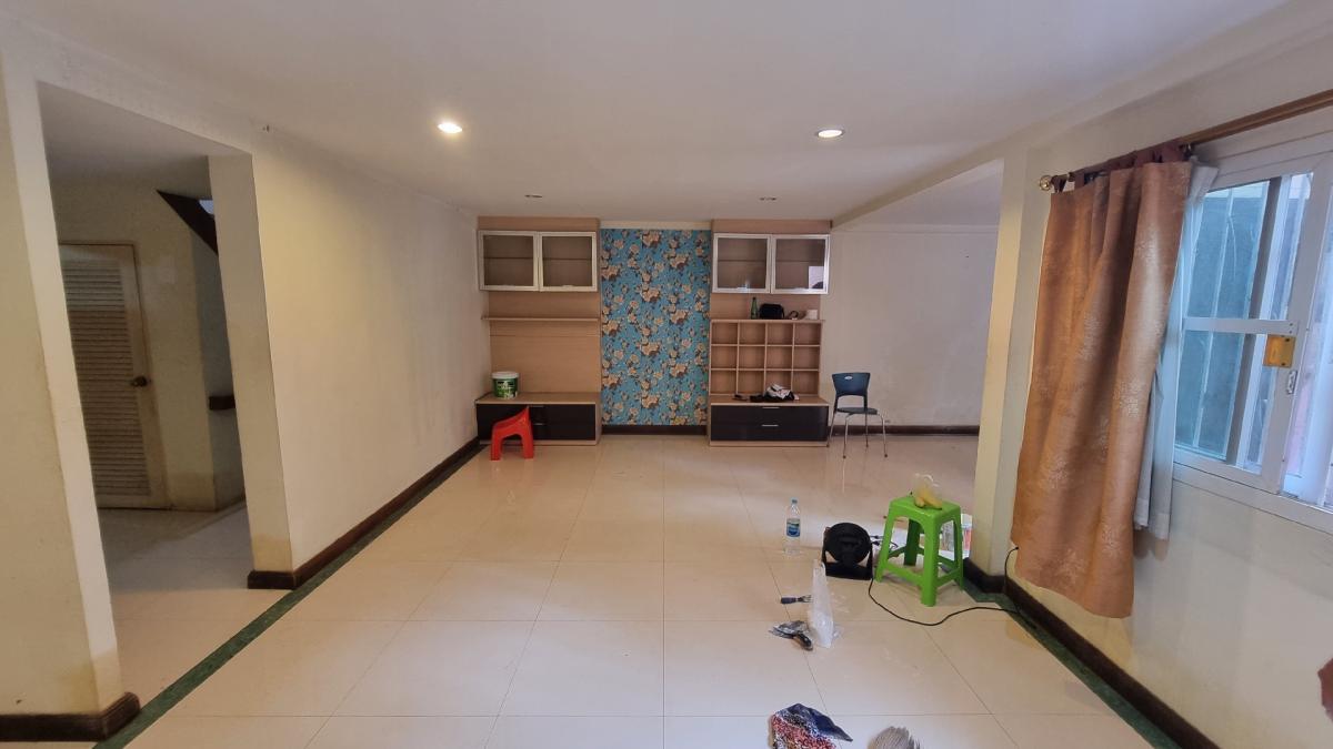 For SaleTownhomeSukhumvit, Asoke, Thonglor : Phrom Phong Townhouse for sale, 28 square wah, 4 bedrooms, 3 bathrooms, good condition