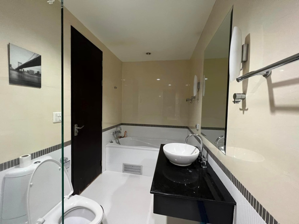 For SaleCondoRatchathewi,Phayathai : Baan Klang Krung Siam Pathumwan【𝐒𝐄𝐋𝐋 & 𝐑𝐄𝐍𝐓】🔥Good price!! Big room, simple and elegant, fully furnished, near BTS Ratchathewi.🔥 Contact Line ID: @hacondo