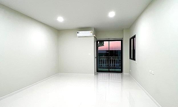 For SaleHotel&Apartment BusinessMahachai Samut Sakhon : Urgent Sale! Apartment in Mahachai, Samut Sakhon