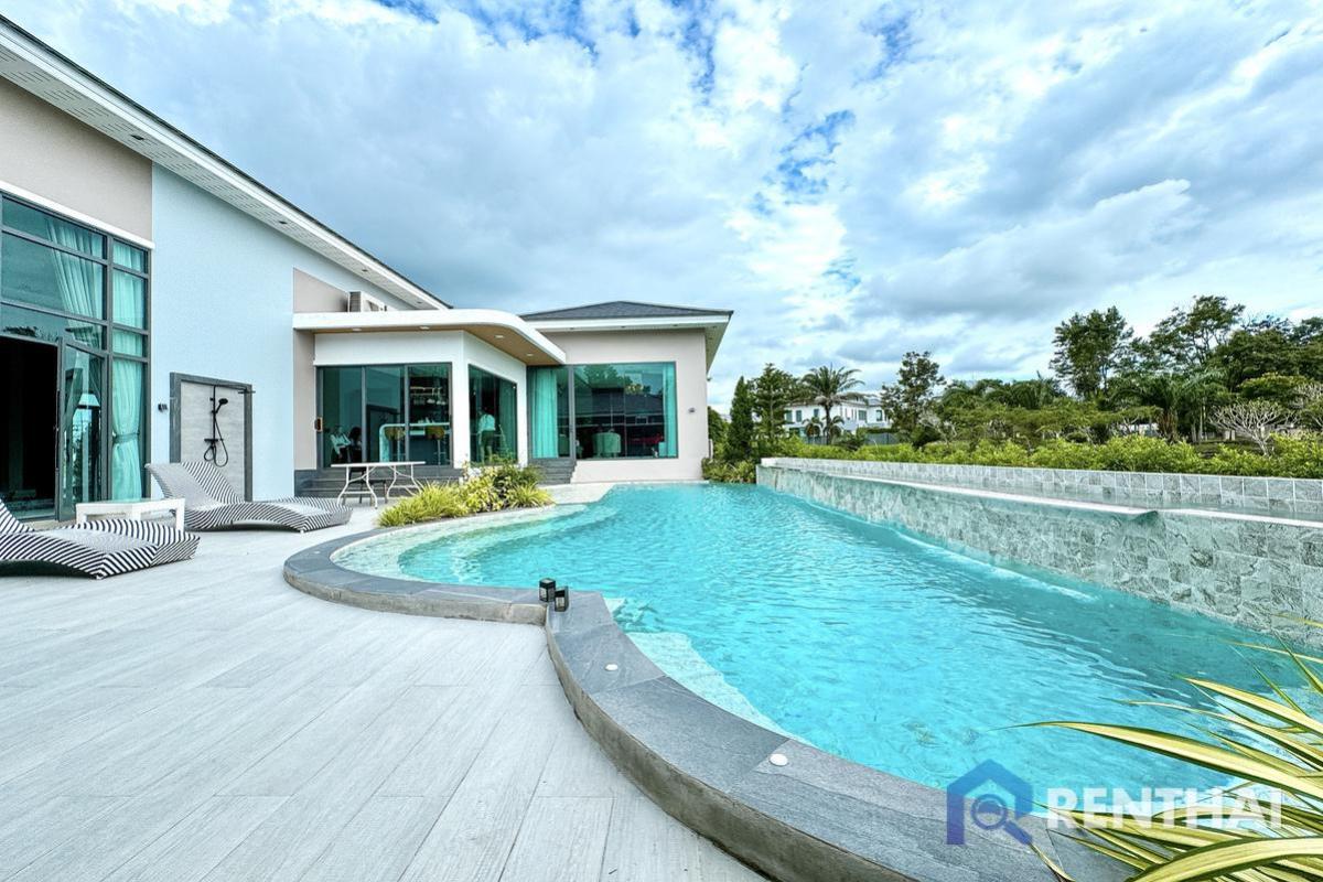 For SaleHousePattaya, Bangsaen, Chonburi : This villa is the  Luxury Villa Unlike Any in Pattaya