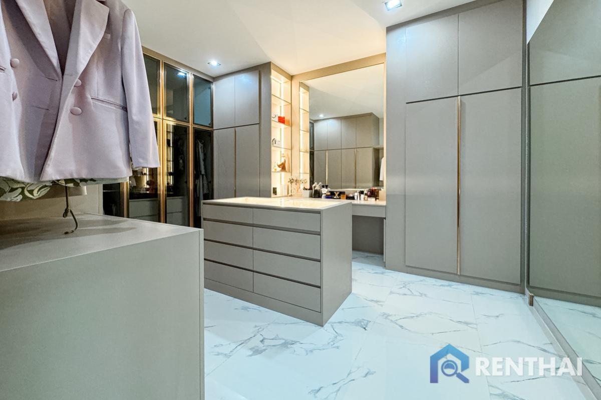 For SaleHousePattaya, Bangsaen, Chonburi : This villa is the  Luxury Villa Unlike Any in Pattaya