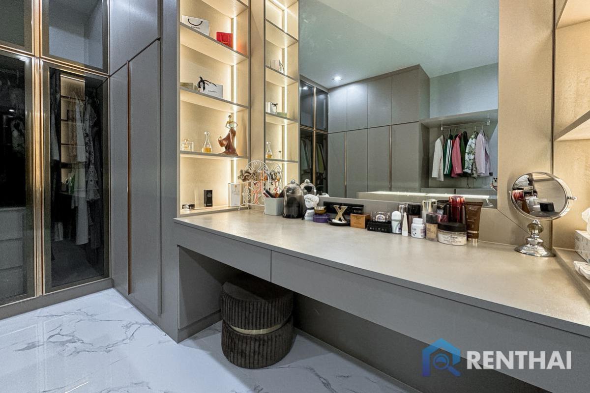 For SaleHousePattaya, Bangsaen, Chonburi : This villa is the  Luxury Villa Unlike Any in Pattaya