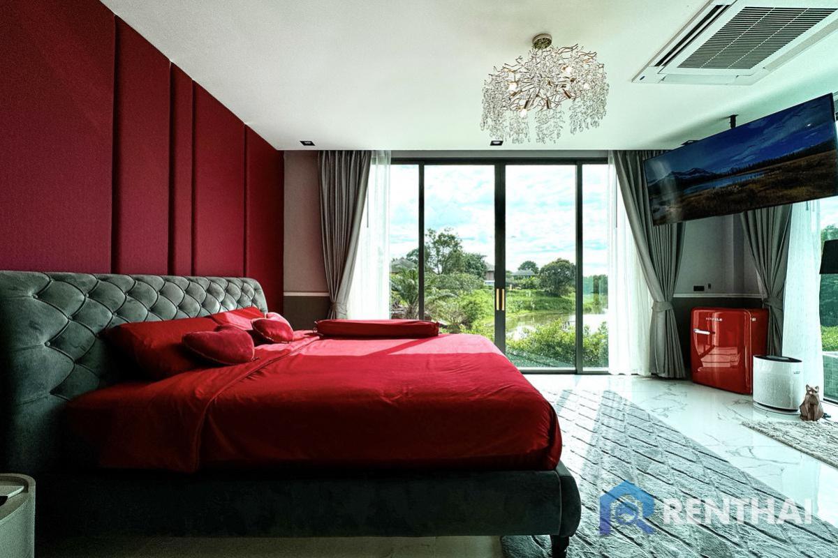 For SaleHousePattaya, Bangsaen, Chonburi : This villa is the  Luxury Villa Unlike Any in Pattaya
