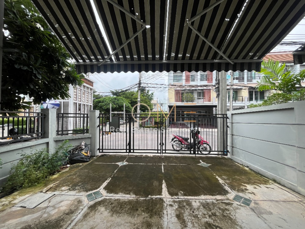 ขายทาวน์โฮมเลียบทางด่วนรามอินทรา : ทาวน์โฮม บ้านกลางเมือง เออร์บาเนี่ยน พระราม 9 - ลาดพร้าว / 3 ห้องนอน (ขาย), Baan Klang Muang Urbanion Rama 9 - Ladprao / Townhome 3 Bedrooms (FOR SALE) TPM160