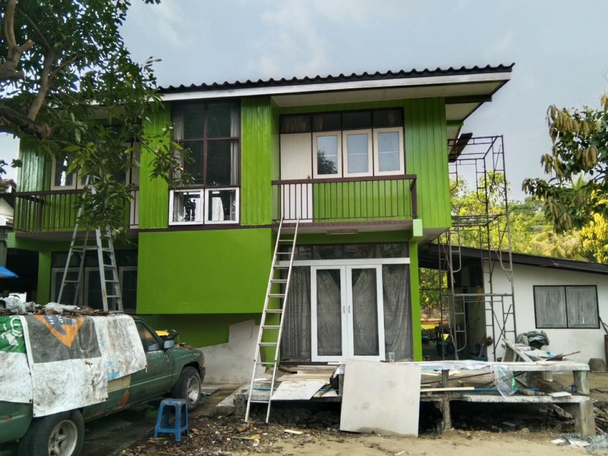 For SaleLandRatchadapisek, Huaikwang, Suttisan : 📢👇Land for sale, almost 1 rai, with 1 house, in the heart of Bangkok, Ratchayothin area, near Major Ratchayothin