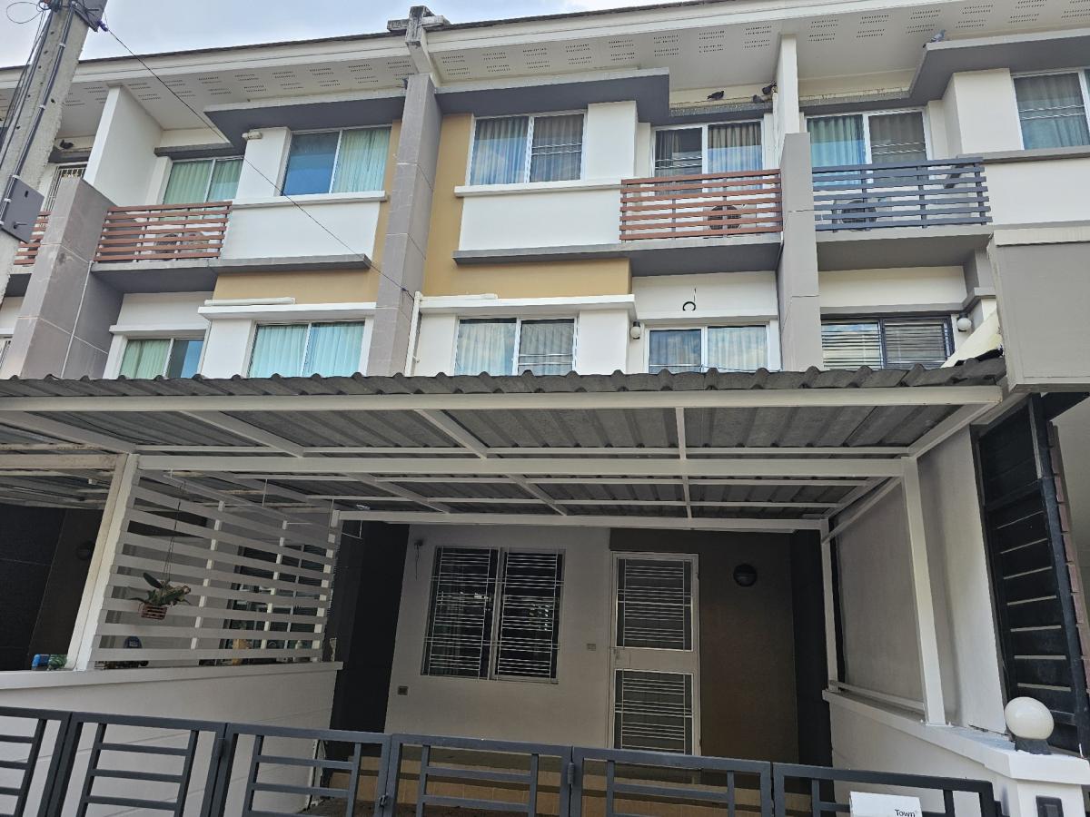 ขายทาวน์โฮมลาดกระบัง สุวรรณภูมิ : ขาย ถูกสุดในโครงการ ทาวน์โฮม 3 ชั้น ทาวน์พลัส อ่อนนุช- ซ.ลาดกระบัง