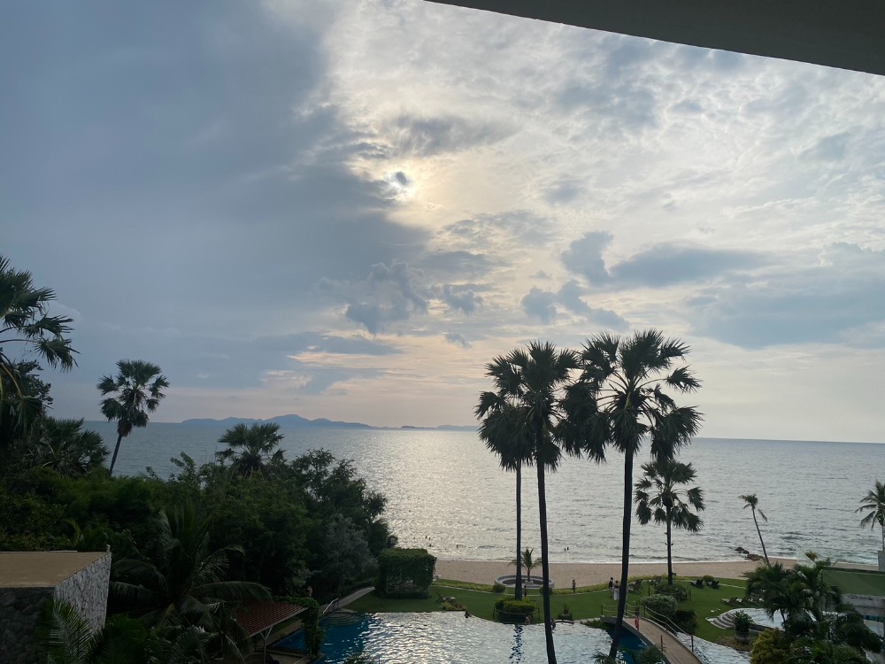 For SaleCondoPattaya, Bangsaen, Chonburi : For sale condo The Palm wongamat beach Front pattaya Foreigner quota (S03-1915)