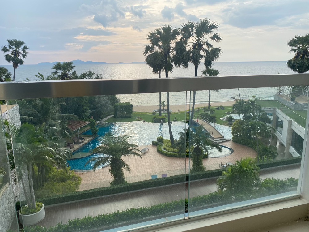 For SaleCondoPattaya, Bangsaen, Chonburi : For sale condo The Palm wongamat beach Front pattaya Foreigner quota (S03-1915)