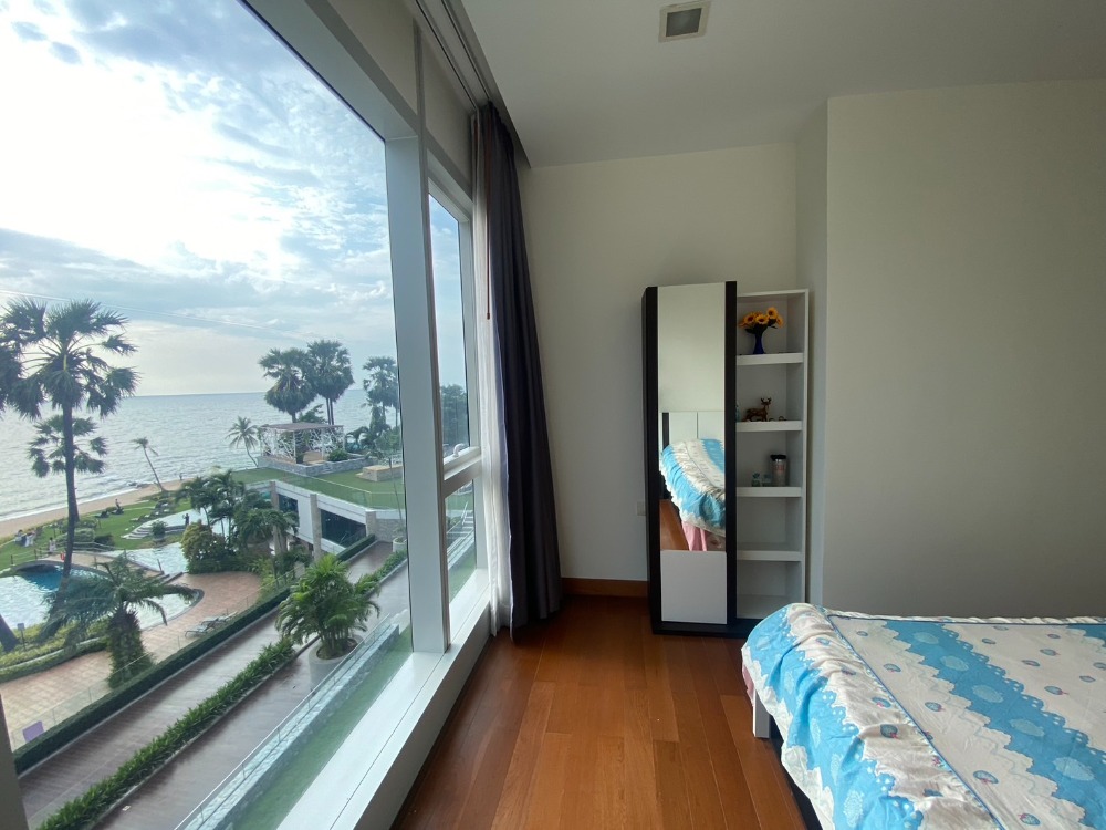 For SaleCondoPattaya, Bangsaen, Chonburi : For sale condo The Palm wongamat beach Front pattaya Foreigner quota (S03-1915)