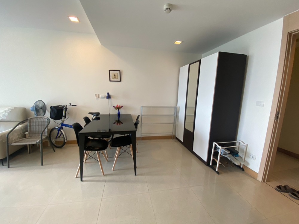 For SaleCondoPattaya, Bangsaen, Chonburi : For sale condo The Palm wongamat beach Front pattaya Foreigner quota (S03-1915)