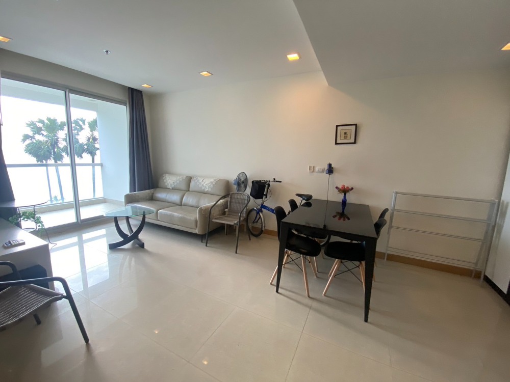 For SaleCondoPattaya, Bangsaen, Chonburi : For sale condo The Palm wongamat beach Front pattaya Foreigner quota (S03-1915)