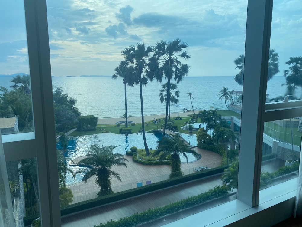 For SaleCondoPattaya, Bangsaen, Chonburi : For sale condo The Palm wongamat beach Front pattaya Foreigner quota (S03-1915)
