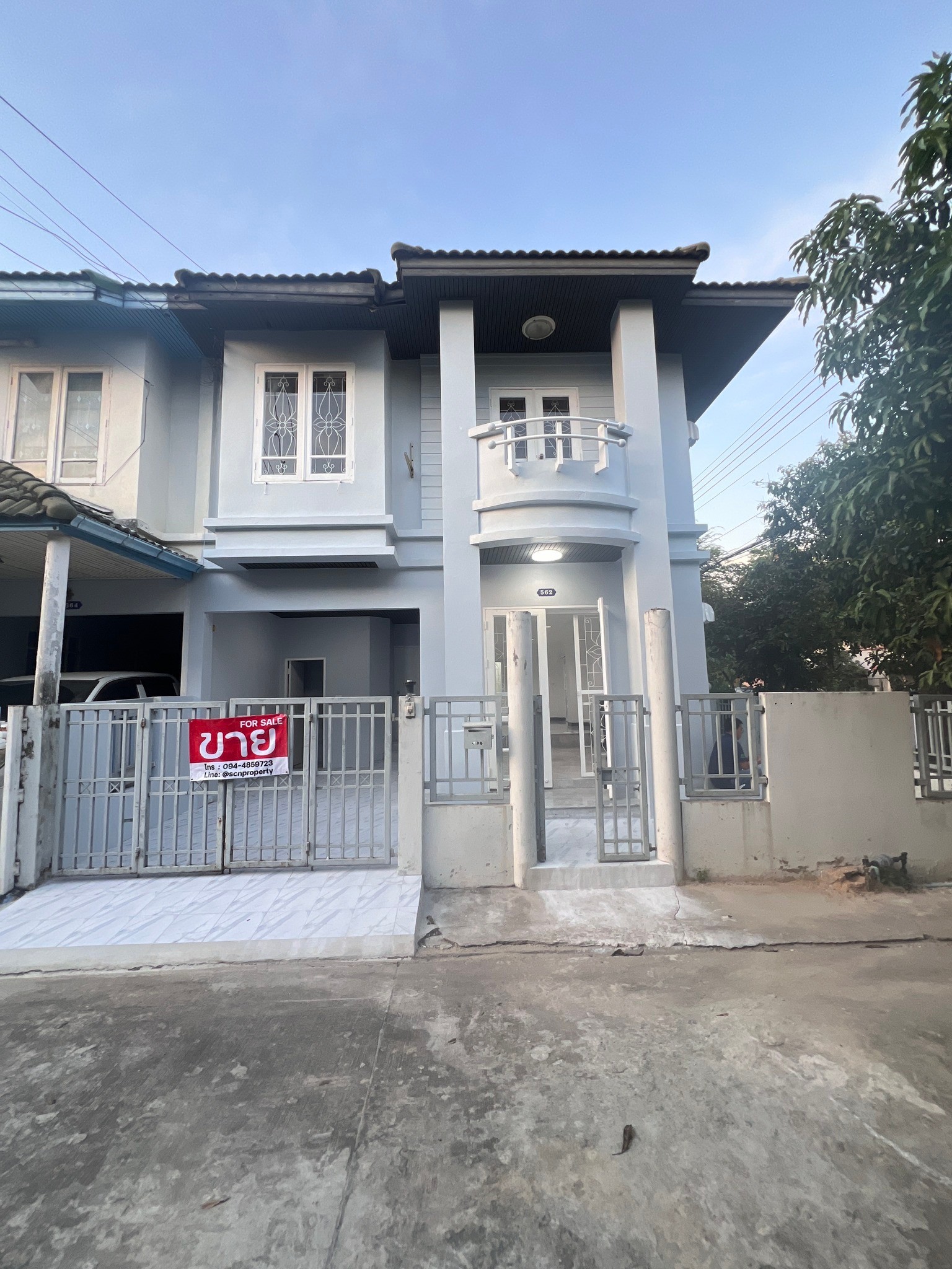 ขายบ้านปทุมธานี รังสิต ธรรมศาสตร์ : บ้านแฝดหลังริม 2 ชั้น  หมู่บ้านชมฟ้า รังสิตคลอง 3