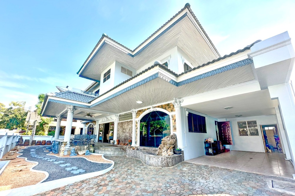 ให้เช่าบ้านปิ่นเกล้า จรัญสนิทวงศ์ : H0509😊 For RENT ให้เช่า บ้านเดี่ยว 2 ชั้น,🚪6 ห้องนอน🚄ใกล้ สถานีขนส่งสายใต้ใหม่🏢ตลิ่งชัน🔔พื้นที่บ้าน:120ตร.วา🔔พื้นที่ใช้สอย:800ตร.ม.💲เช่า:125,000฿📞O99-5919653,O65-9423251✅LineID:@sureresidence