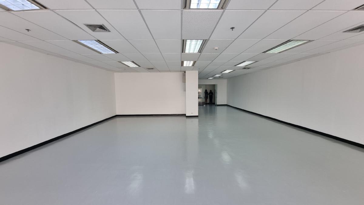 For RentOfficeSukhumvit, Asoke, Thonglor : [Asok] Office for rent, 25th floor, usable area 113 square meters, good condition, 625 baht/sq m. tng