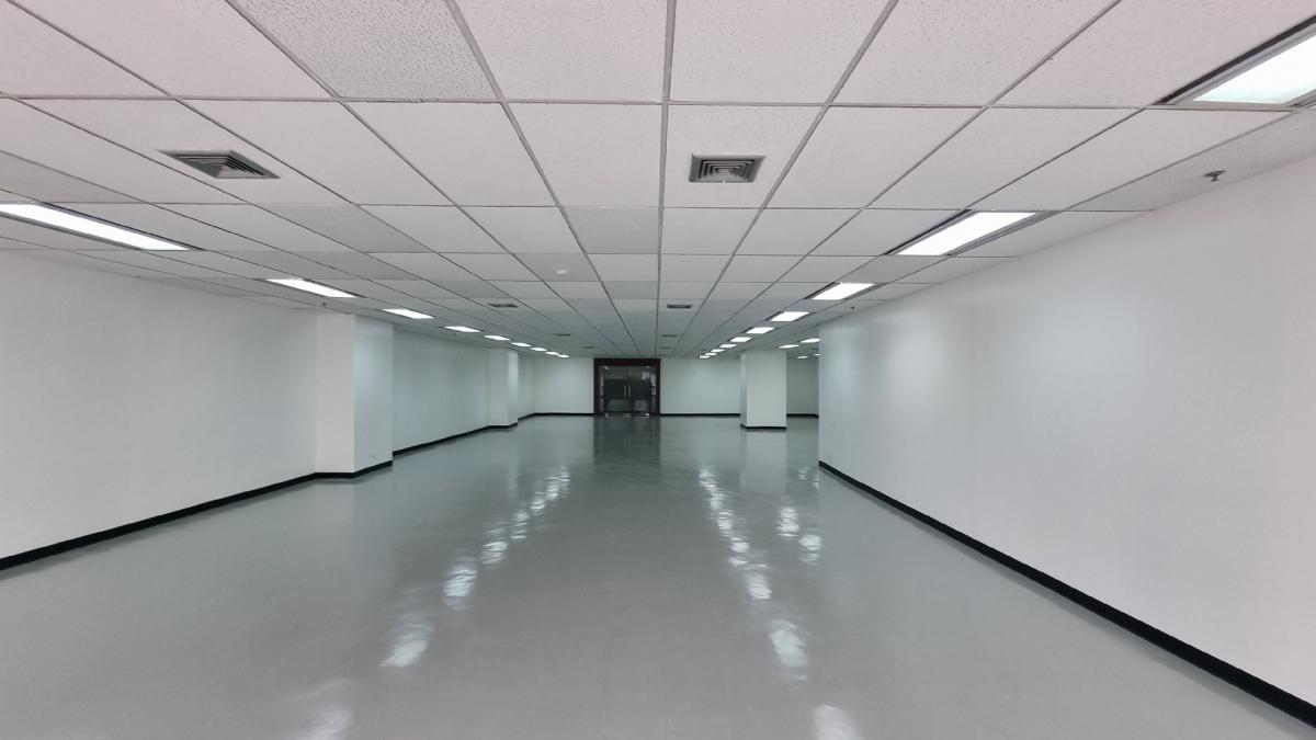 For RentOfficeSukhumvit, Asoke, Thonglor : [Asok] Office for rent, 17th floor, usable area 273 square meters, good condition, 625 baht/sq m. tng