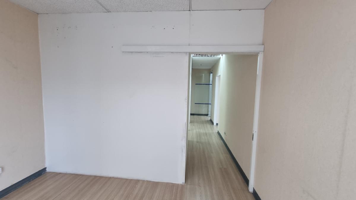 For RentOfficeSukhumvit, Asoke, Thonglor : [Asok] Office for rent, 17th floor, usable area 377 square meters, good condition, 625 baht/sq m. tng