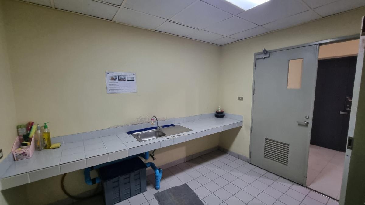 For RentOfficeSukhumvit, Asoke, Thonglor : [Asok] Office for rent, 17th floor, usable area 377 square meters, good condition, 625 baht/sq m. tng