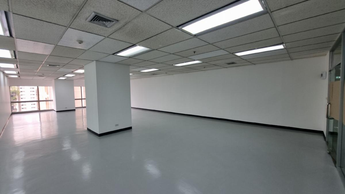 For RentOfficeSukhumvit, Asoke, Thonglor : [Asok] Office for rent, 11th floor, usable area 120 square meters, good condition, 625 baht/sq m. tng