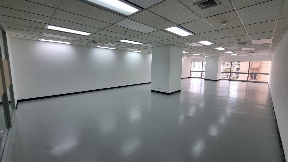 For RentOfficeSukhumvit, Asoke, Thonglor : [Asok] Office for rent, 11th floor, usable area 120 square meters, good condition, 625 baht/sq m. tng