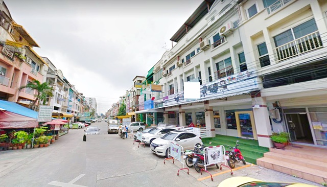 MRT Khubon Nawamin the biggest Fashion commercial building for rent 3units 5Storeys 20rooms Nawamin Loading...