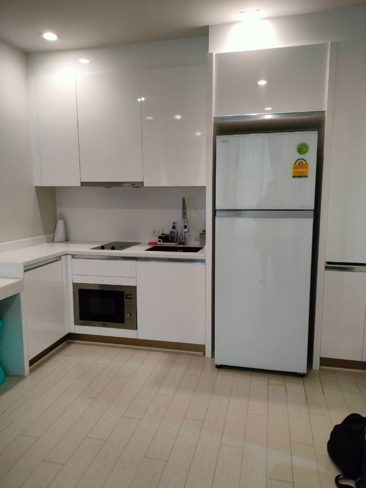 For RentCondoWitthayu, Chidlom, Langsuan, Ploenchit : For rent condo Noble Ploenchit 1 Bed hight floor (S15-5502)