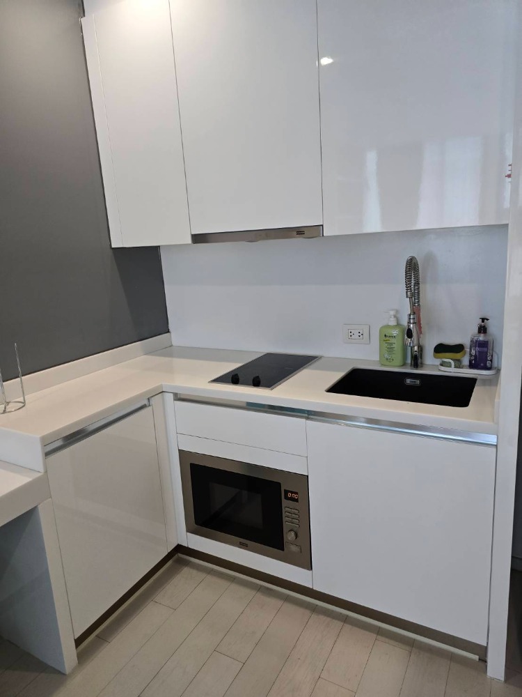 For RentCondoWitthayu, Chidlom, Langsuan, Ploenchit : For rent condo Noble Ploenchit 1 Bed hight floor (S15-5502)