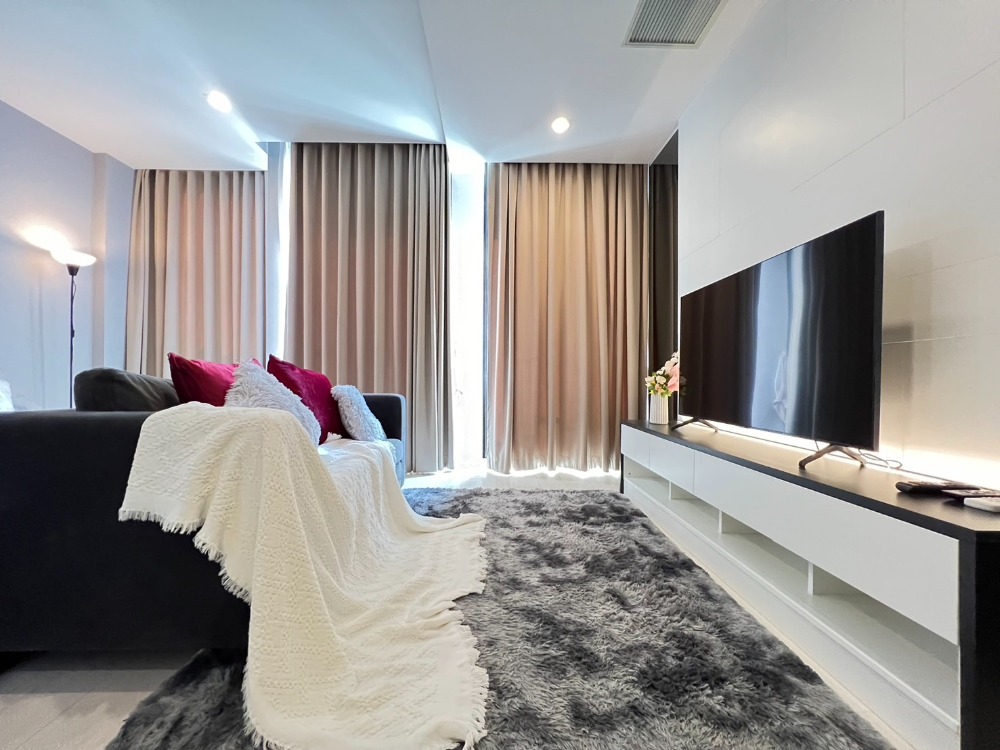 ให้เช่าคอนโดวิทยุ ชิดลม หลังสวน : For Rent condo Noble ploenchit 1 beds fully furnished (S15-0192)