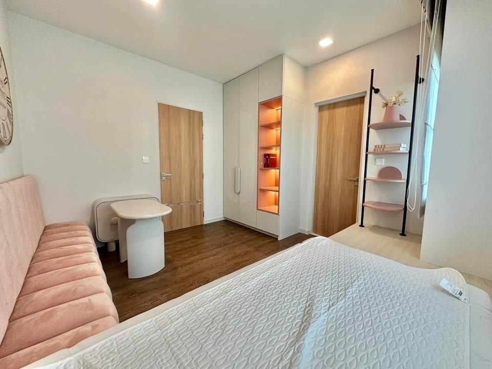 For SaleHouseSamut Prakan,Samrong : S-HMBN102 For sale, single house, Manthana Village, Km.15, 2 floors, city view, 240 sq m., 76 sq wa., 4 bedrooms, 5 bathrooms, 22.9 million, 064-959-8900