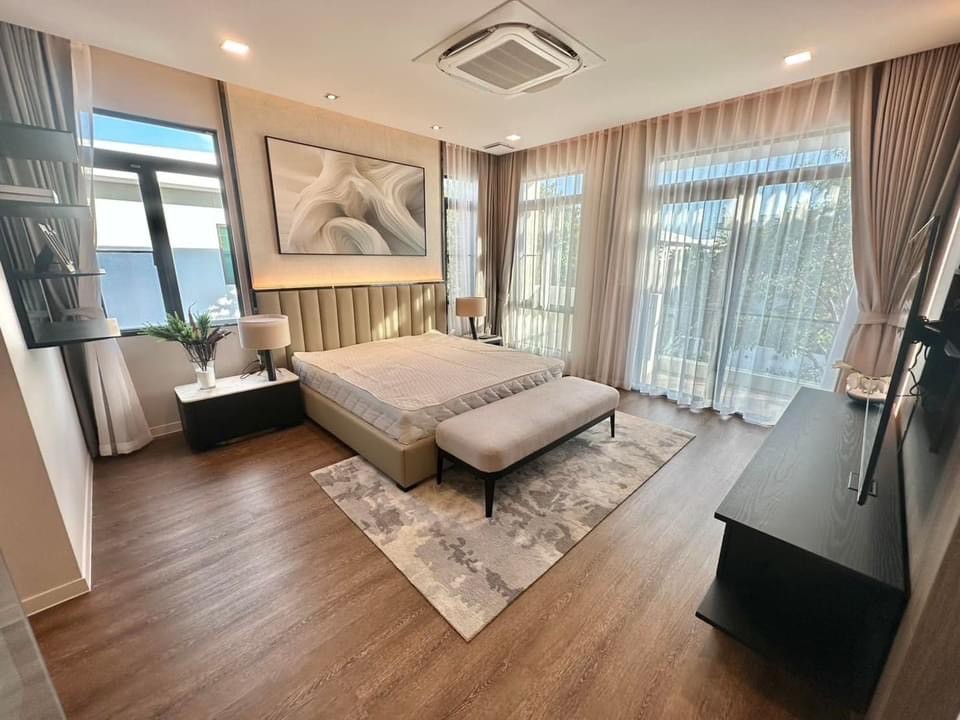 For SaleHouseSamut Prakan,Samrong : S-HMBN102 For sale, single house, Manthana Village, Km.15, 2 floors, city view, 240 sq m., 76 sq wa., 4 bedrooms, 5 bathrooms, 22.9 million, 064-959-8900