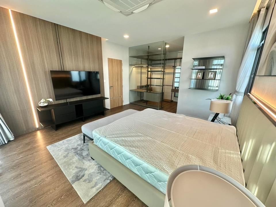 For SaleHouseSamut Prakan,Samrong : S-HMBN102 For sale, single house, Manthana Village, Km.15, 2 floors, city view, 240 sq m., 76 sq wa., 4 bedrooms, 5 bathrooms, 22.9 million, 064-959-8900