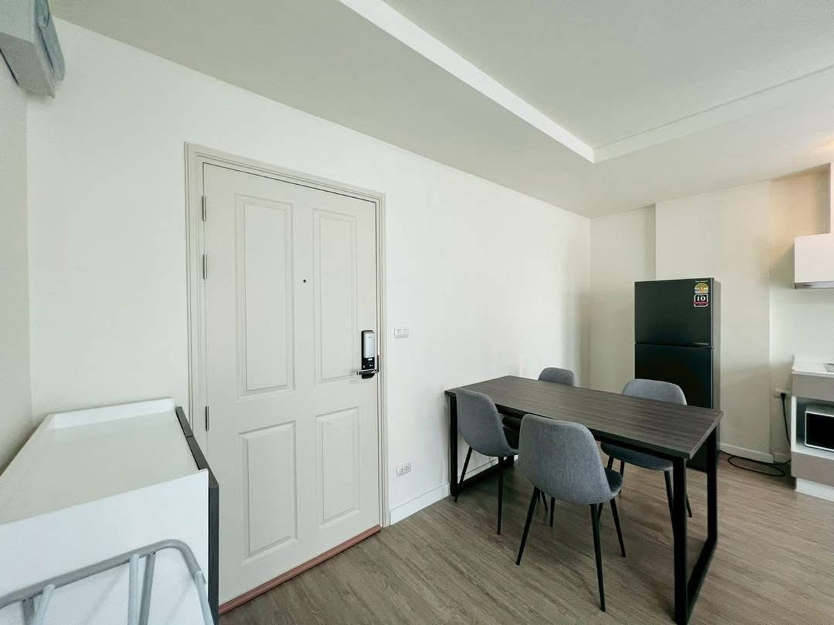 For RentCondoChiang Mai : For rent, Dcondo Ping Chiangmai, size 37 sq m, 3rd floor, Building A, next to Central Festival Mall.