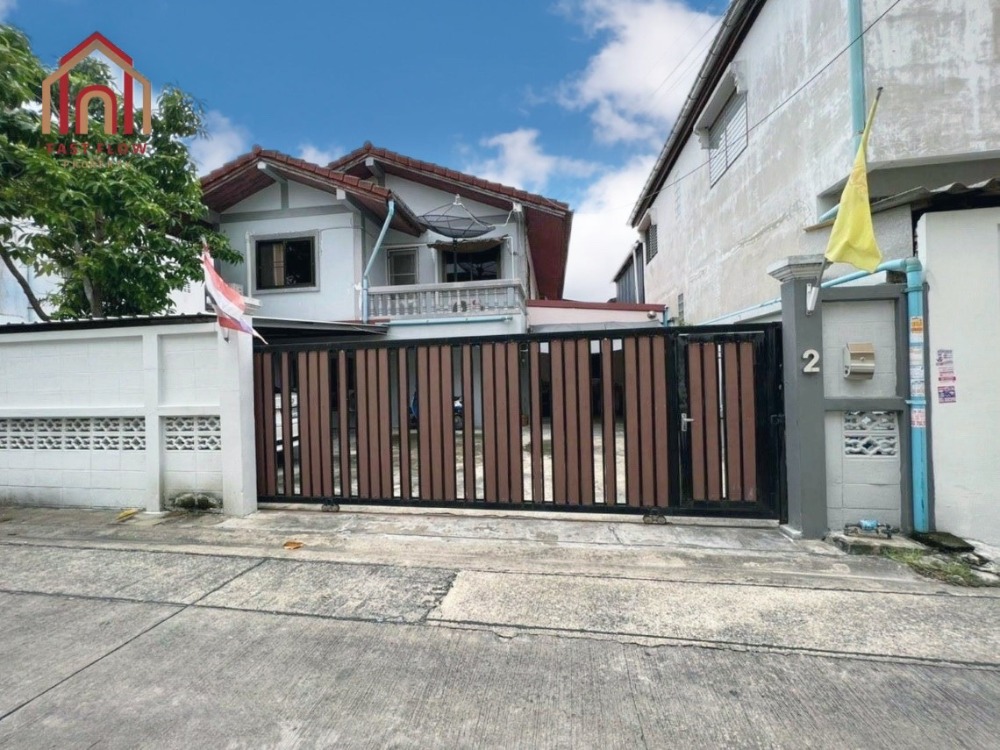 ขายบ้านโชคชัย4 ลาดพร้าว71 : ขายถูกสุด!!  บ้านเดี่ยว 53 ตรว. ซอยนาคนิวาส 15 ใจกลางลาดพร้าว เข้า-ออก เชื่อมต่อได้หลายเส้นทาง ทั้ง โชคชัย 4 ลาดพร้าว 71 และ เลียบด่วน เอกมัย - รามอินทรา ARA