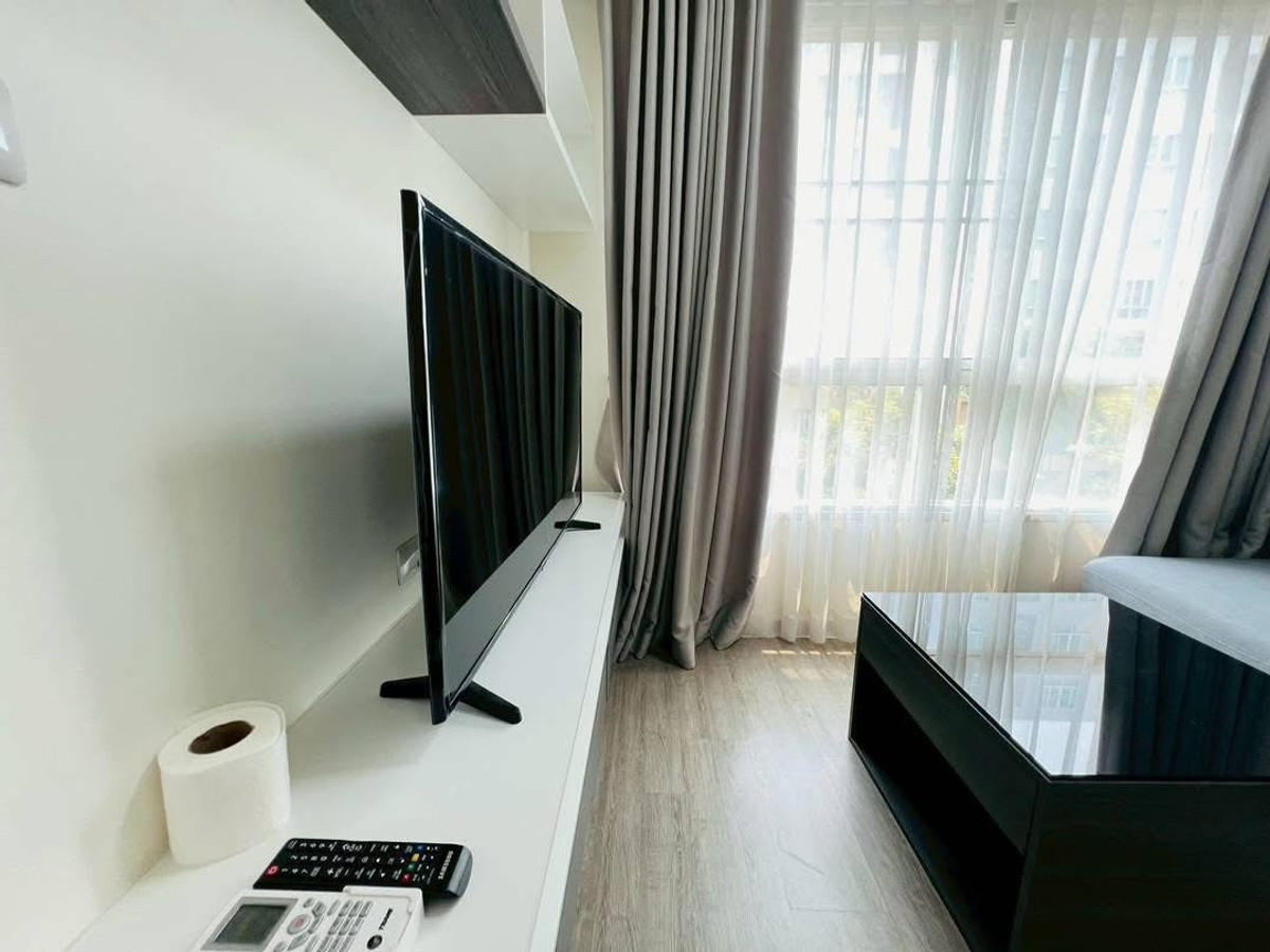 For RentCondoChiang Mai : For rent, Dcondo Ping Chiangmai, size 37 sq m, 3rd floor, Building A, next to Central Festival Mall.