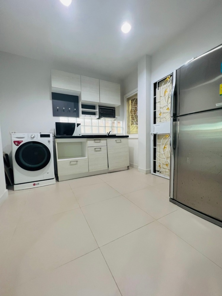 Single house for rent, corner plot, good condition, with furniture and