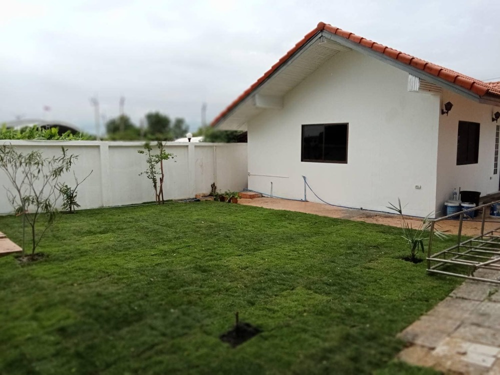 Two detached houses in Bang Na area with lawn area for a large family