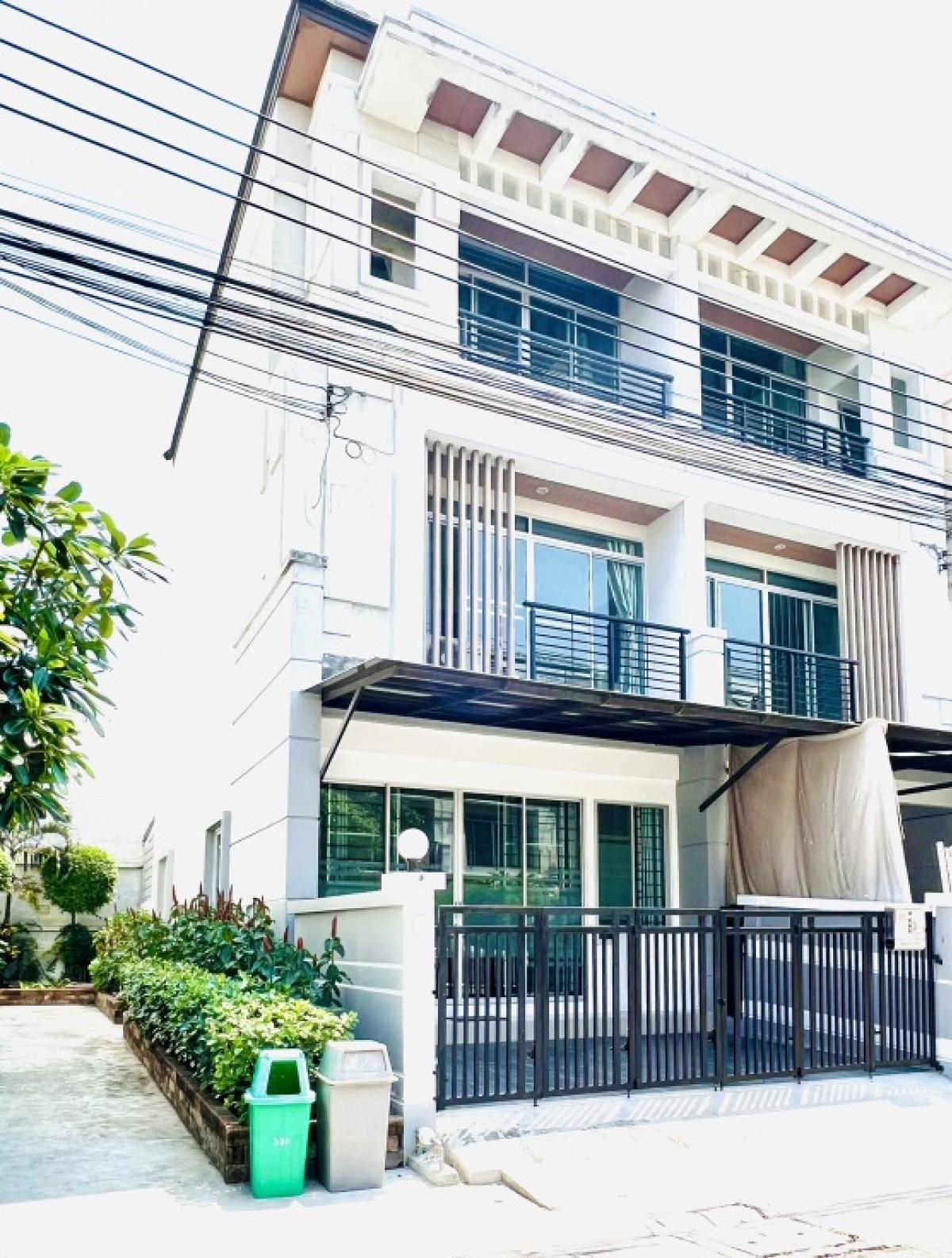 ให้เช่าทาวน์โฮมพัฒนาการ ศรีนครินทร์ : 💚 Baan Klang Maung UrbanianSrinakarin💚