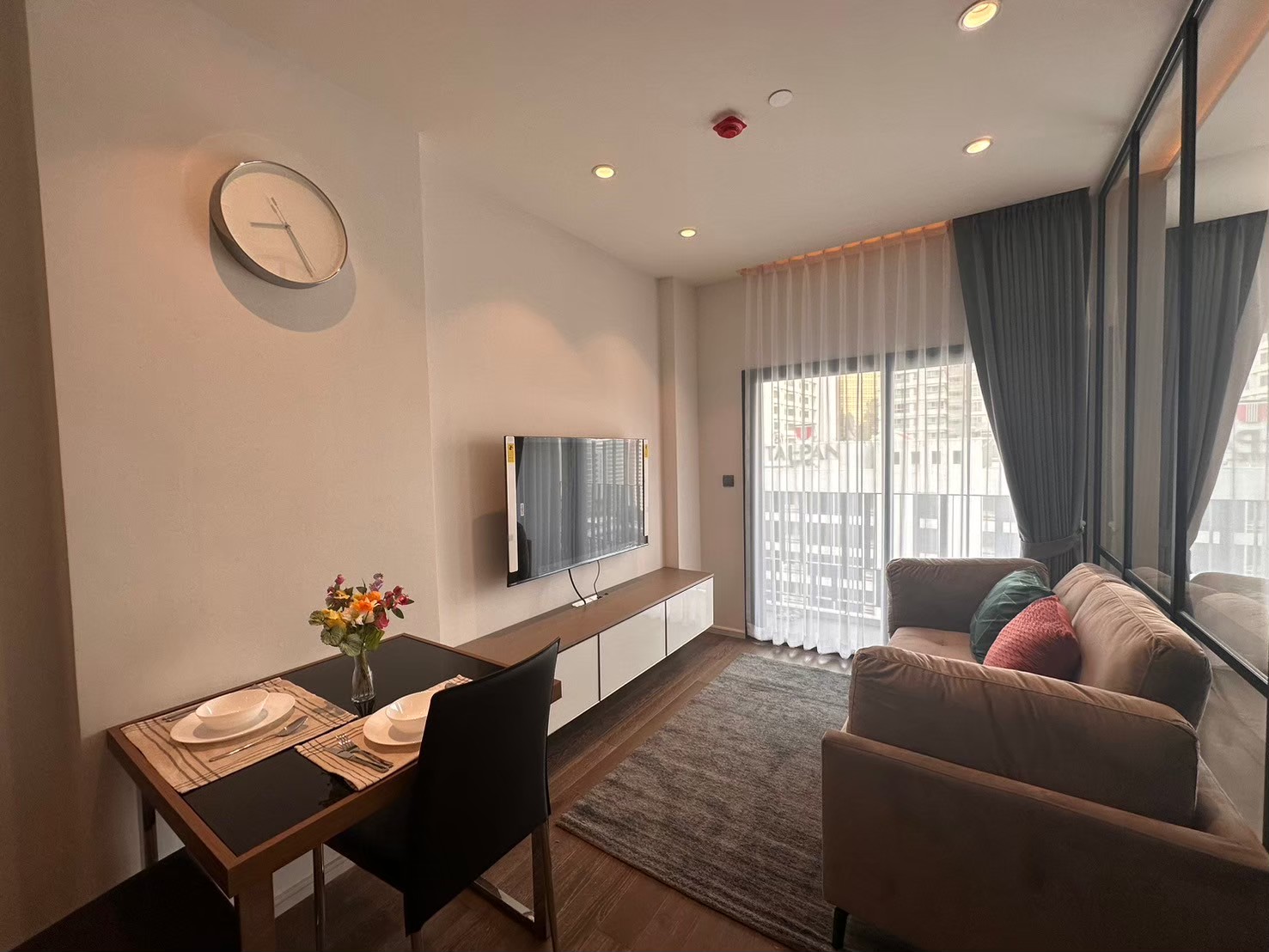 For RentCondoSukhumvit, Asoke, Thonglor : Muniq Sukhumvit 23, 1 bed, 45000 per month