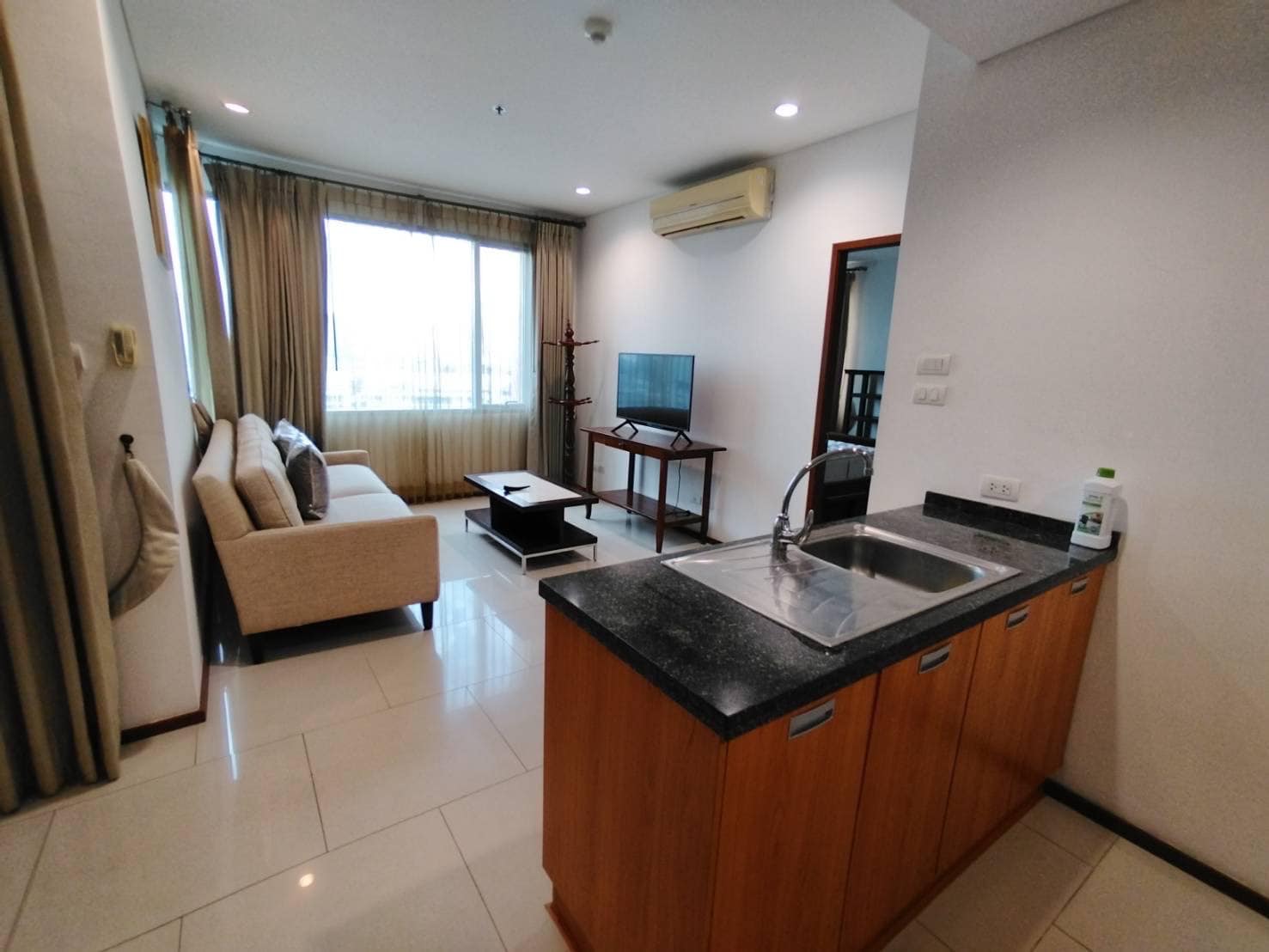 ให้เช่าคอนโดวงเวียนใหญ่ เจริญนคร : Villa Sathorn, 1 bed, 22000 per month