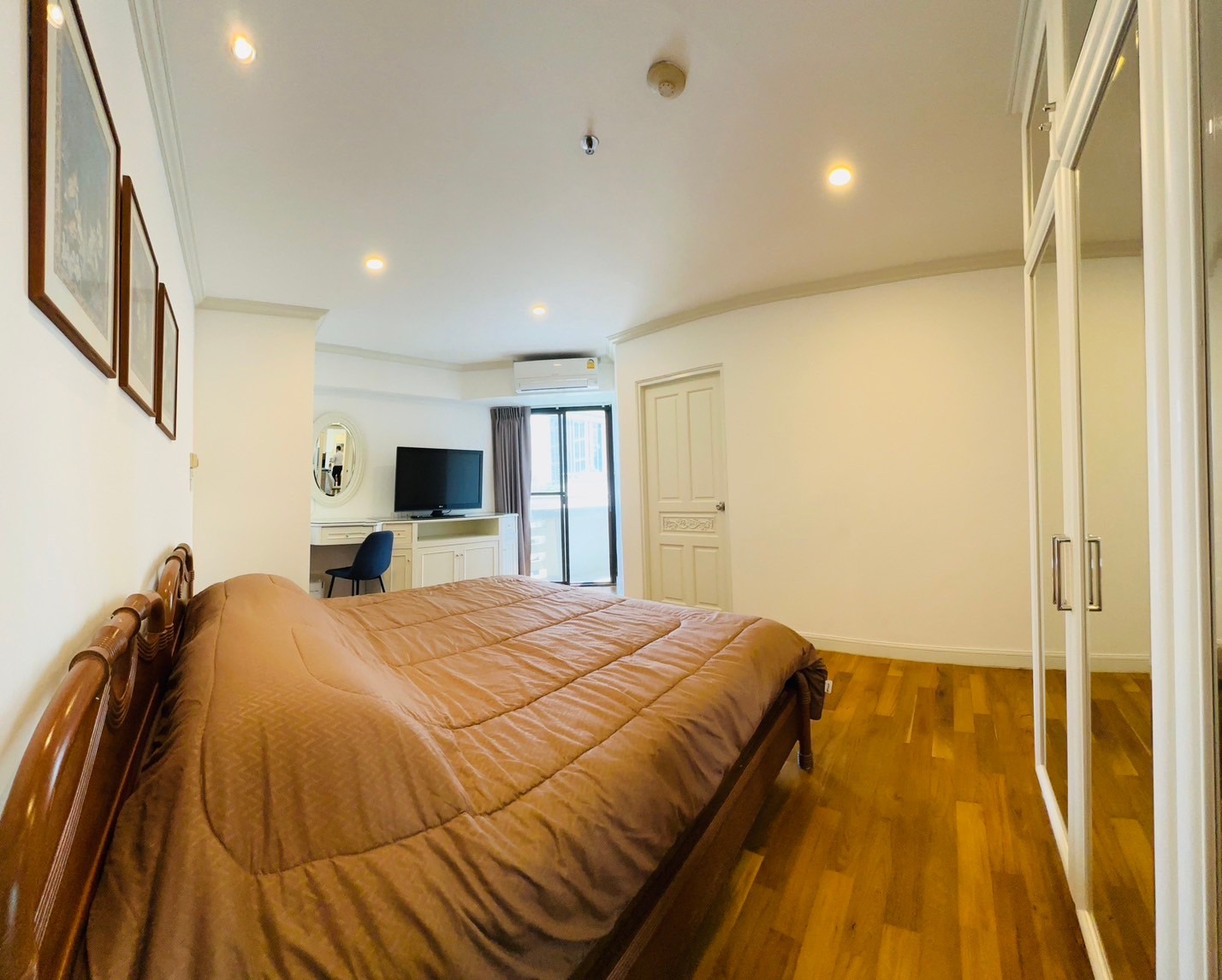 ให้เช่าคอนโดสุขุมวิท อโศก ทองหล่อ : Baan Suanpetch, 3 bed, 60000 per month