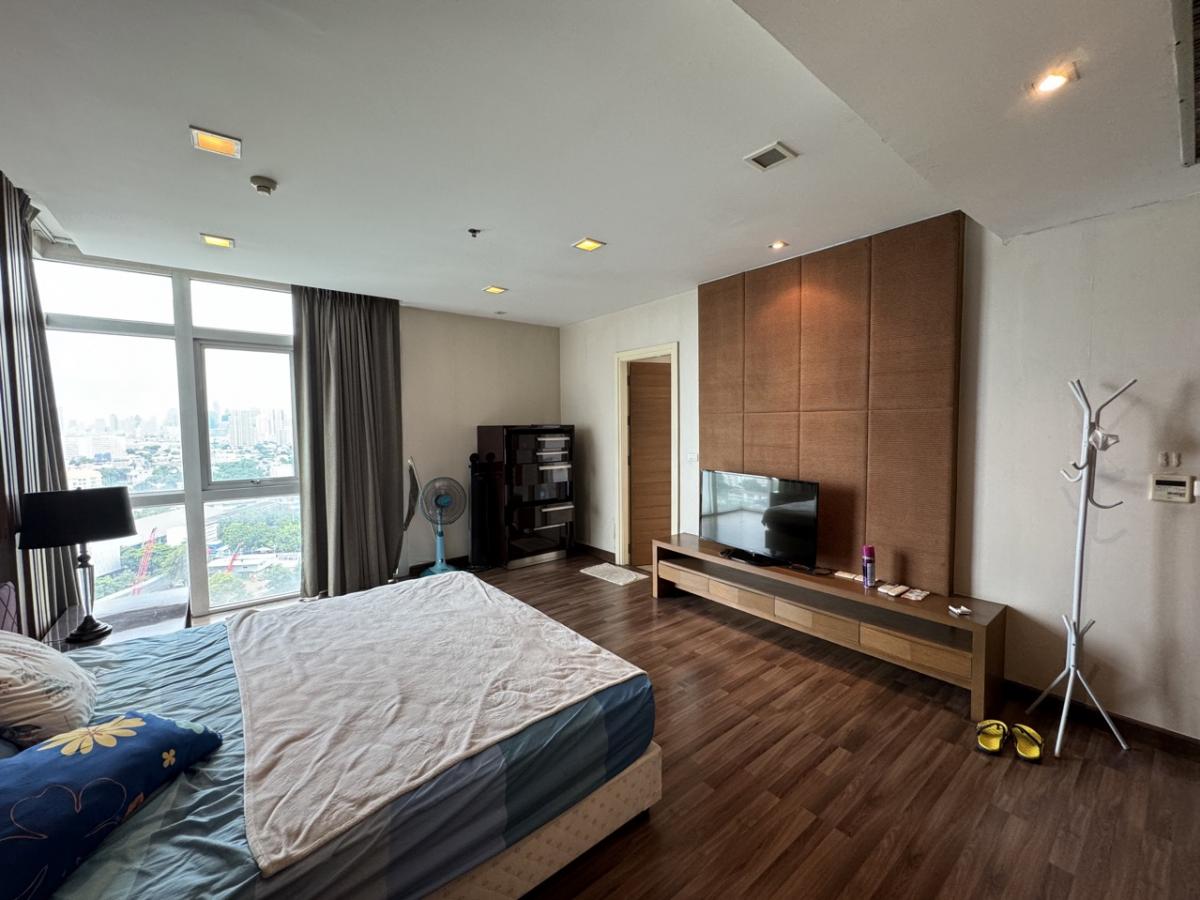 ขายคอนโดสุขุมวิท อโศก ทองหล่อ : 28/02/2026, รวมค่าโอนขายคอนโดสุดหรู 3 ห้องนอน ใจกลางเอกมัย ใกล้ BTS เดินทางสะดวก! Nusasiri Grand Condo ขนาด 155 ตร.ม. ราคา 21.6 ล้านเท่านั้น!