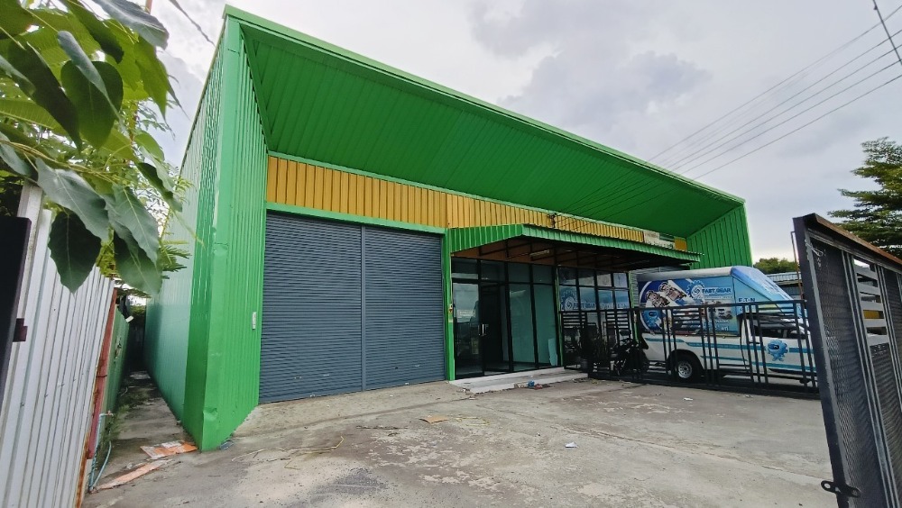 For RentShowroomOnnut, Udomsuk : Office-warehouse-showroom for rent, prime location, on Kanchanaphisek Road, near expressway