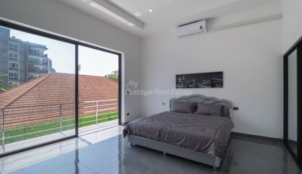 ขายบ้านพัทยา บางแสน ชลบุรี สัตหีบ : วิลล่าหรูระดับมาตรฐานยุโรปใหม่เอี่ยมบนเขาพระตำหนัก – ใช้ชีวิตติดทะเลเพียง 5 นาทีจากชายหาด!