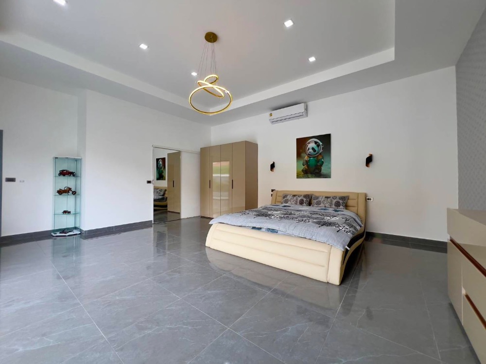 ขายบ้านพัทยา บางแสน ชลบุรี สัตหีบ : วิลล่าหรูระดับมาตรฐานยุโรปใหม่เอี่ยมบนเขาพระตำหนัก – ใช้ชีวิตติดทะเลเพียง 5 นาทีจากชายหาด!